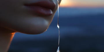 流下那滴伤心泪究竟是哪首歌？